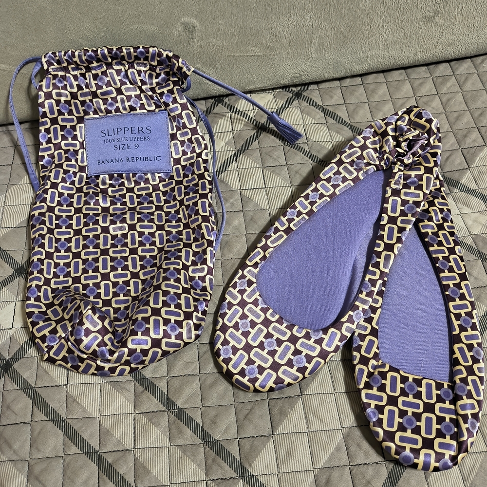 Banana Republic Purple Patterned Slippers